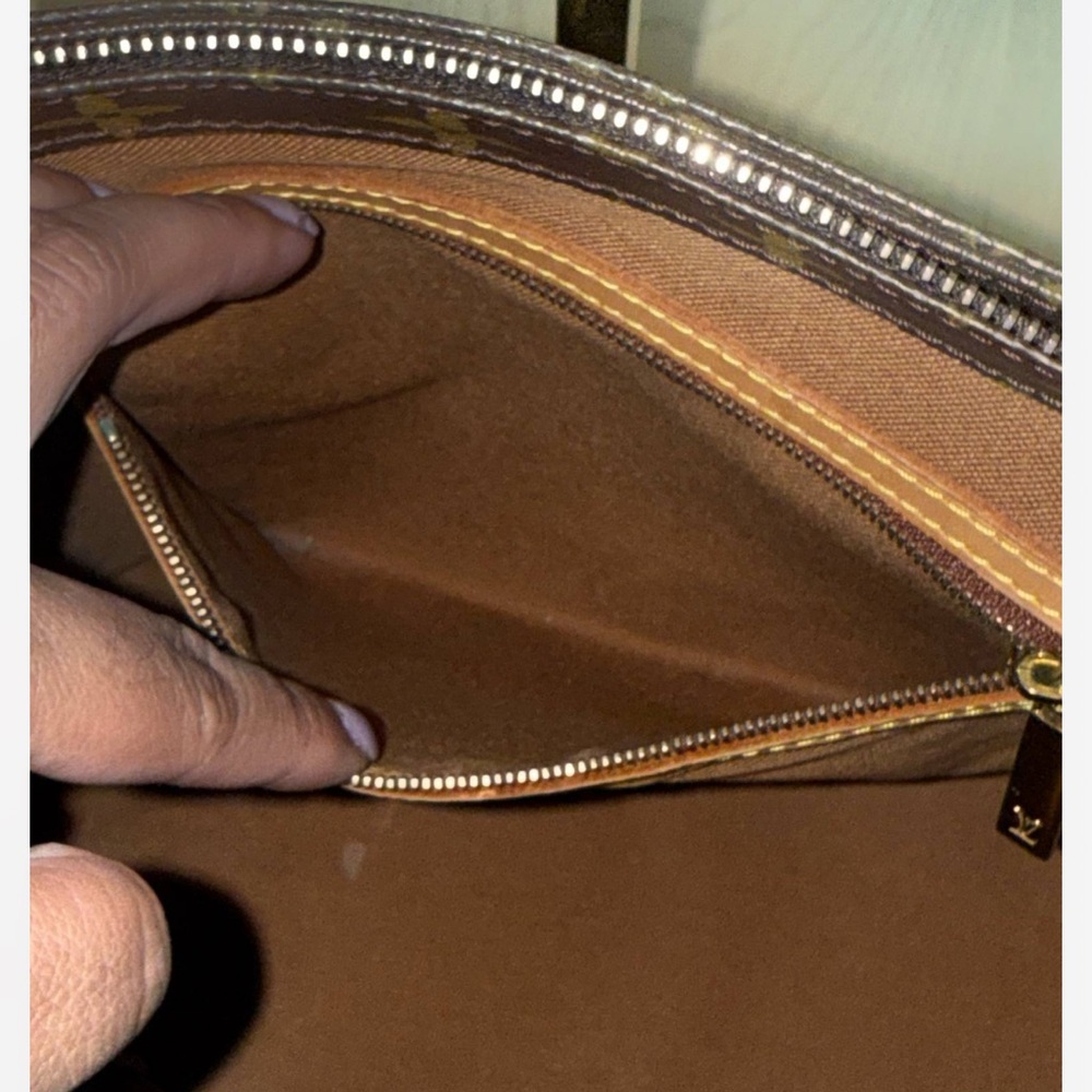 Authentic Lv - image 3